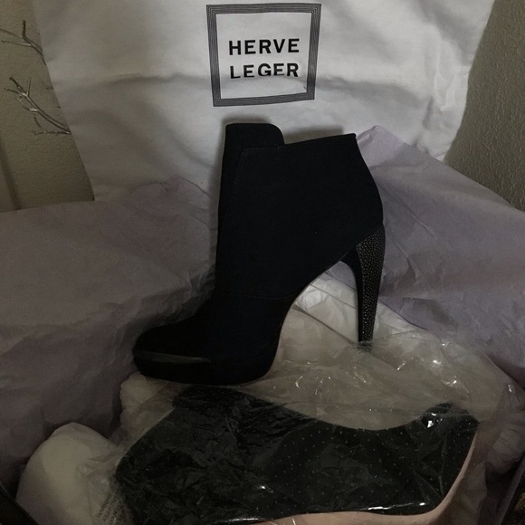 🔥NWT - Herve Leger - Navy Suede Booties🔥 - Picture 3 of 7